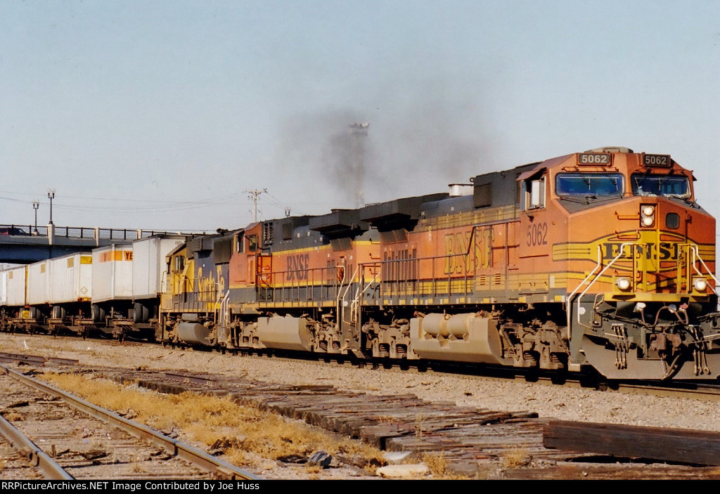 BNSF 5062 East